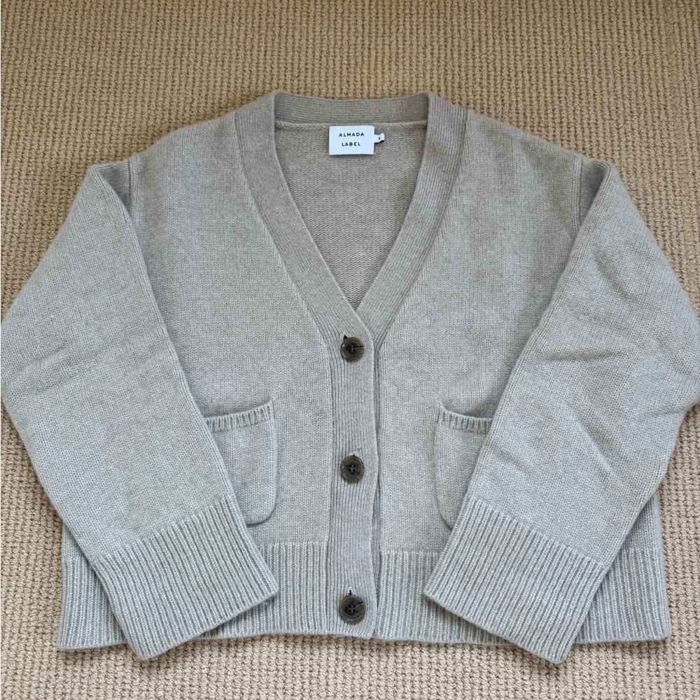 Almada Beja cashmere Button-Up Cardigan